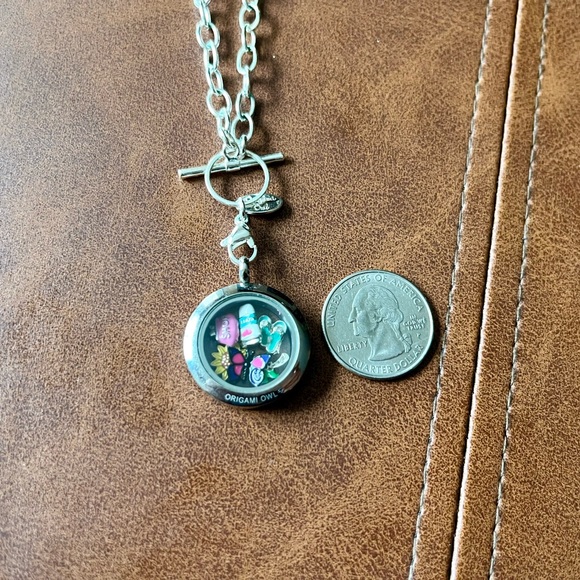 Origami Owl Pendant & Necklace - Picture 2 of 5